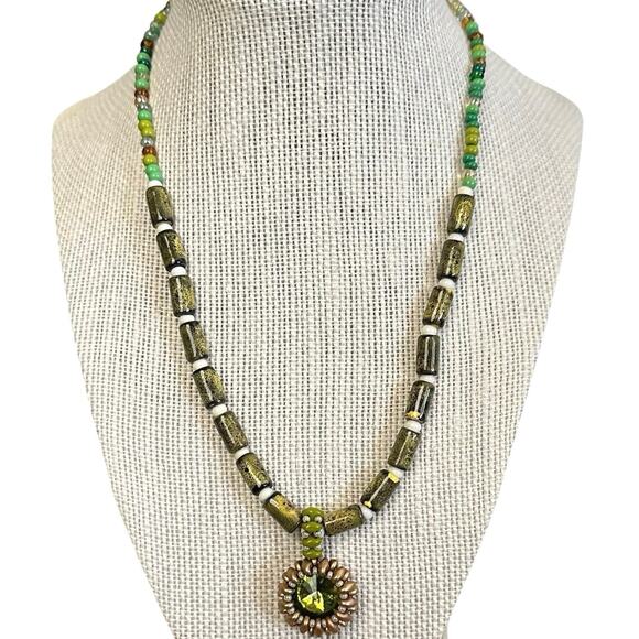 Avacado green beaded chain and bezel crystal pendant necklace - Picture 1 of 4
